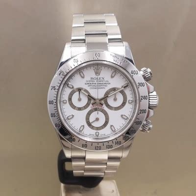 Uomo di Biella vende un Rolex Daytona, ma lo pagano con un 